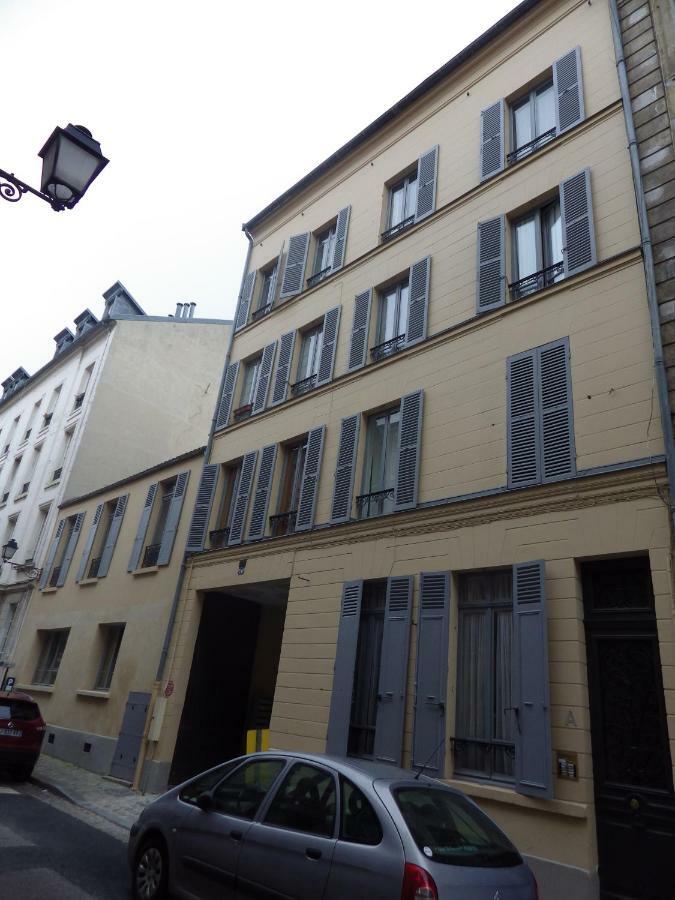 Les Tournelles Apartment