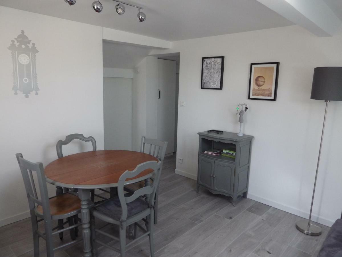 Les Tournelles Apartment