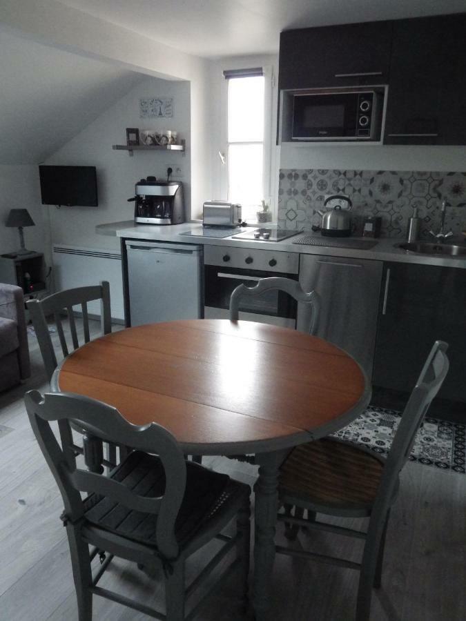 Les Tournelles Apartment Versailles