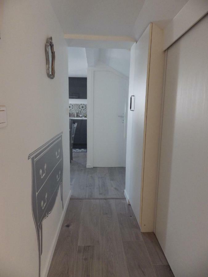Les Tournelles Apartment *