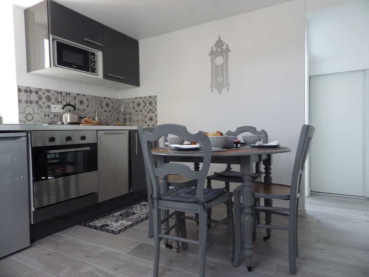 Les Tournelles Apartment Versailles