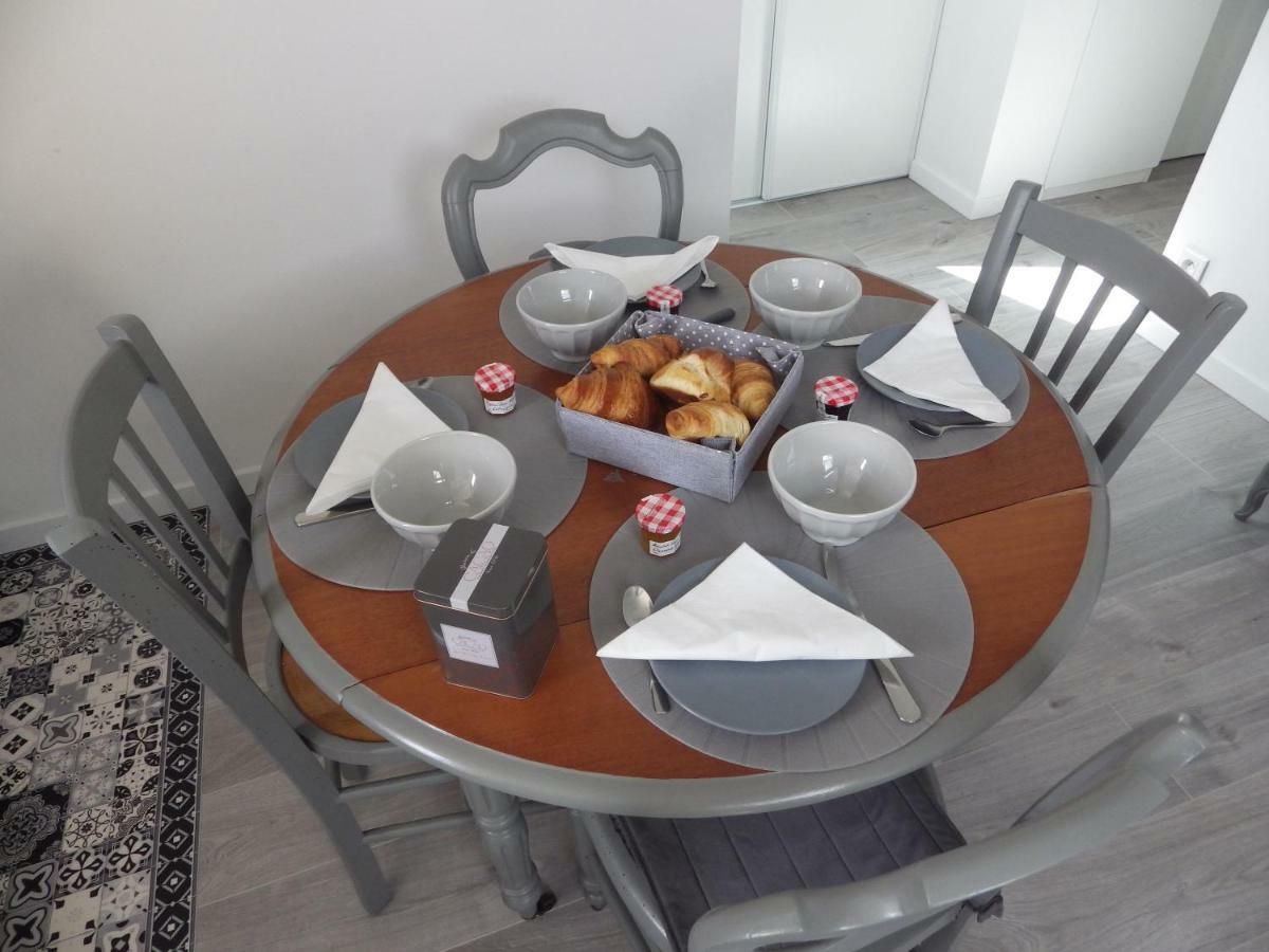 Les Tournelles Apartment *