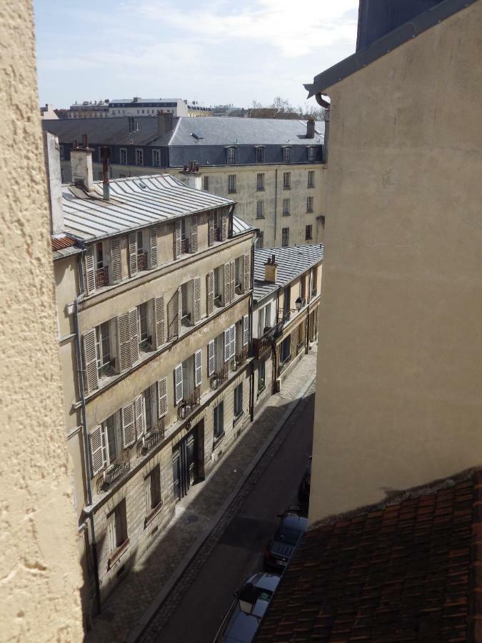 Les Tournelles Apartment *