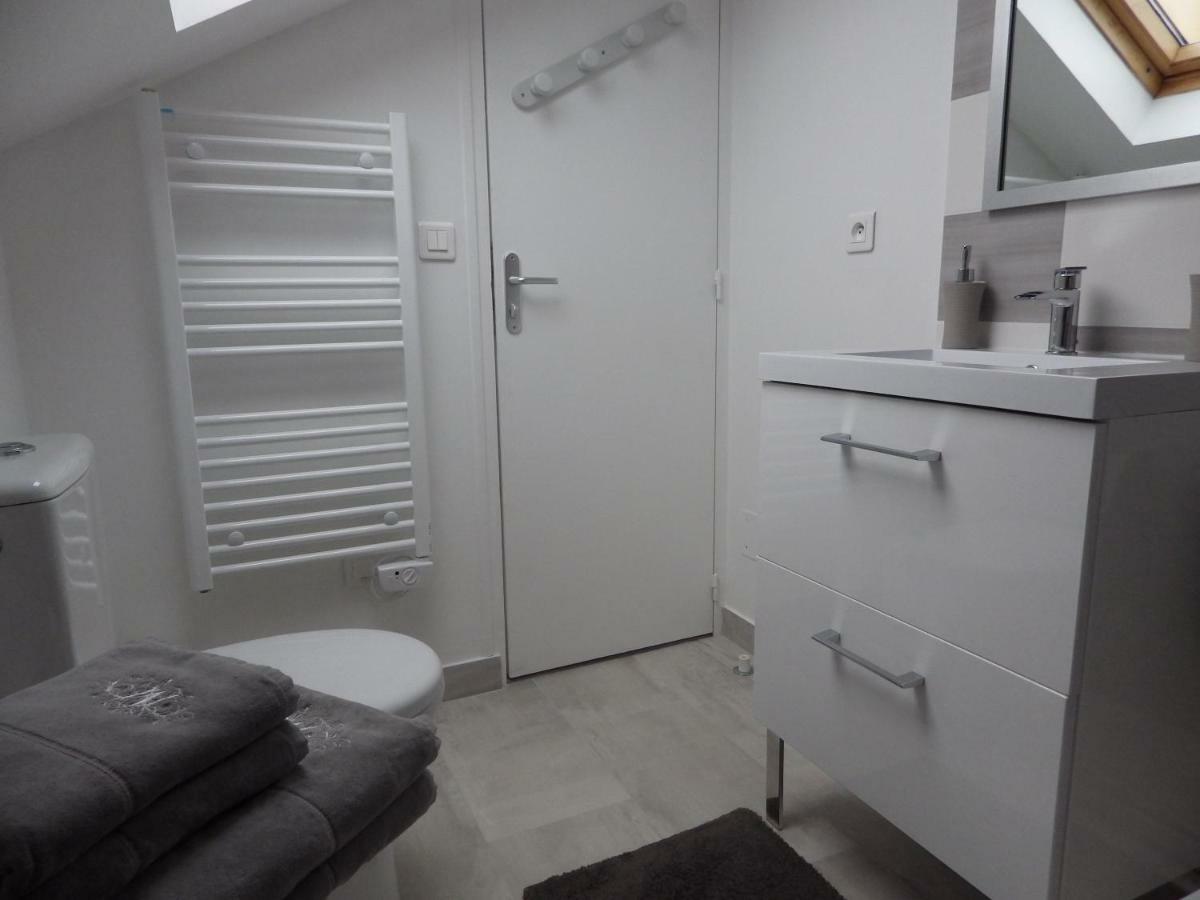 Les Tournelles Apartment *